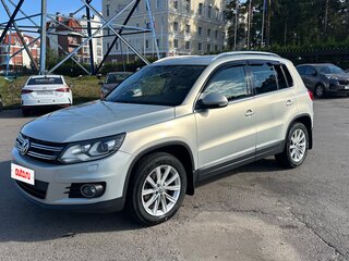 2011 Volkswagen Tiguan I Рестайлинг, серебристый, 1300000 рублей, вид 1