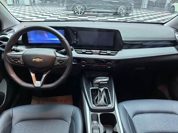 2023 Chevrolet Monza II Рестайлинг, серебристый, 1315000 рублей - вид 1