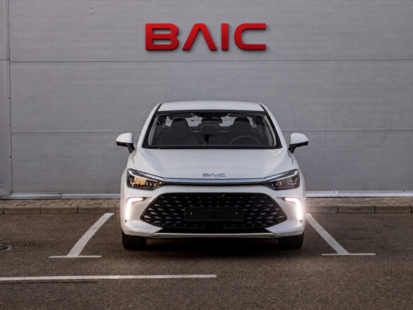 2025 BAIC U5 Plus, белый - вид 1