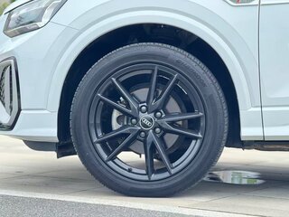 2021 Audi Q2 L 35 TFSI I Рестайлинг, белый, 1730000 рублей, вид 4
