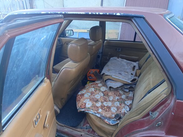 1985 Mazda 626 II (GC), пурпурный, 70000 рублей - вид 17