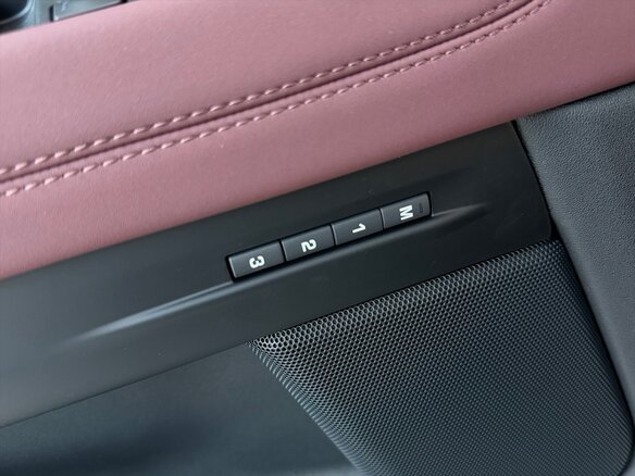 2025 Land Rover Range Rover Evoque II Рестайлинг, чёрный - вид 4