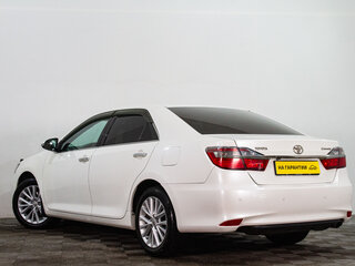 2015 Toyota Camry VII (XV50) Рестайлинг, белый, 2059000 рублей, вид 4