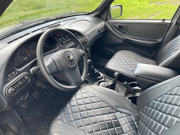 2012 Chevrolet Niva I Рестайлинг, серый, 590000 рублей - вид 5