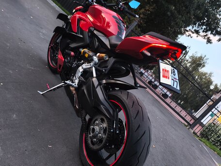 2022 Ducati Streetfighter V2, красный, 1770000 рублей, вид 4