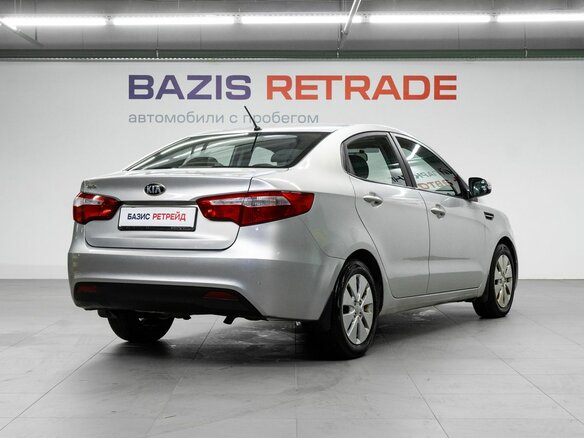 2013 Kia Rio 5-speed III, серебристый, 829000 рублей - вид 4
