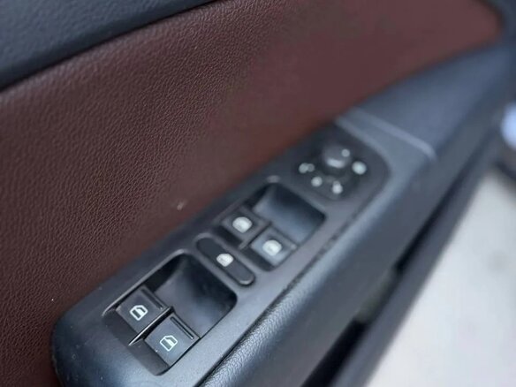 2012 Skoda Superb II, чёрный, 850000 рублей - вид 10