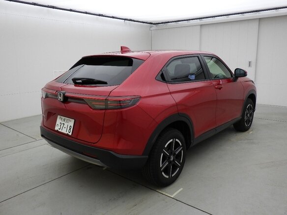 2026 Honda Vezel II Рестайлинг, красный, 2035000 рублей - вид 3