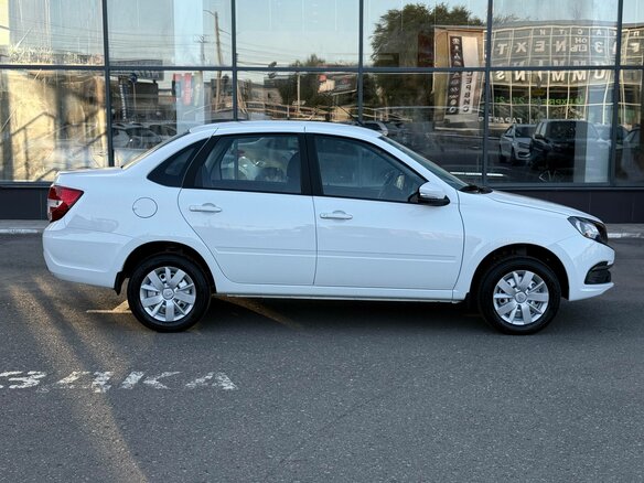 2026 Lada (ВАЗ) Granta I Рестайлинг, белый, 1068000 рублей - вид 5