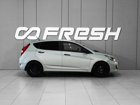 2013 Hyundai Solaris I, серебристый, 798000 рублей, вид 5