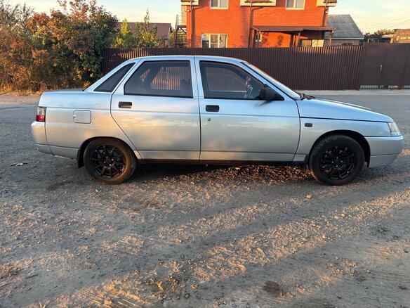 2003 Lada (ВАЗ) 2110, серебристый, 330000 рублей - вид 3
