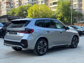 2025 BMW X1 23i xDrive III (U11/U12), серебристый, 5690000 рублей, вид 3