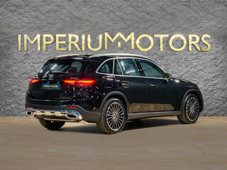 2026 Mercedes-Benz GLC 300 II (X254), чёрный, 9890000 рублей, вид 4