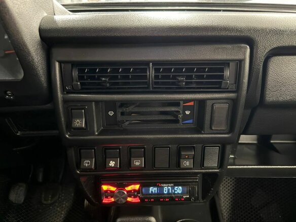 2015 Lada (ВАЗ) 2131 (4x4) 213105 I, серебристый, 464000 рублей - вид 9