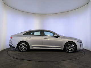 2021 Kia K5 III, серебристый, 2350000 рублей, вид 4