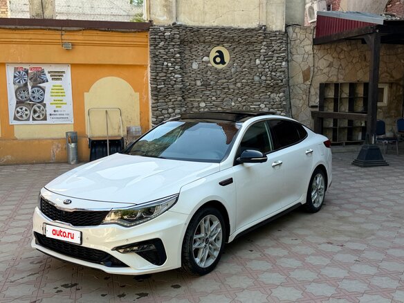 2019 Kia Optima IV Рестайлинг, белый, 1705000 рублей