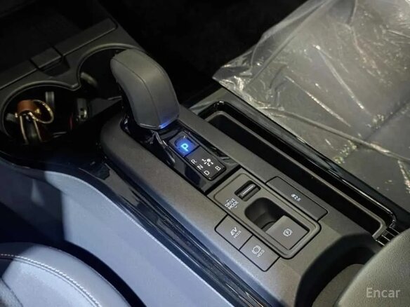 2026 Toyota Prius PHV V (XW60), жёлтый, 4575077 рублей - вид 13