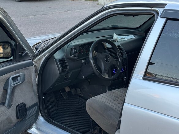 2005 Lada (ВАЗ) 2110, серебристый, 120000 рублей - вид 8