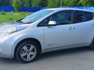 2013 Nissan Leaf I (ZE0/AZE0), серебристый, 800000 рублей, вид 4