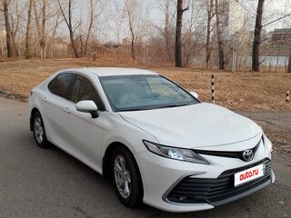 2021 Toyota Camry VIII (XV70) Рестайлинг, белый, 2600000 рублей, вид 3