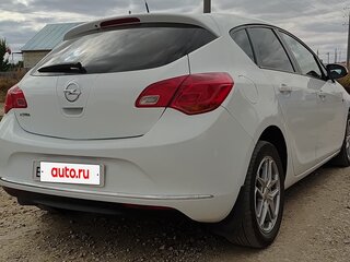 2013 Opel Astra J Рестайлинг, белый, 830000 рублей, вид 4