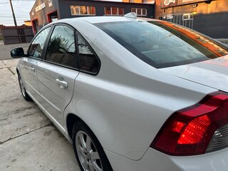 2011 Volvo S40 II Рестайлинг, белый, 1044000 рублей, вид 5