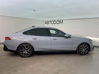 2025 BMW 5 серии 523d xDrive VIII (G60/G61/G68), серый, 9240000 рублей, вид 5