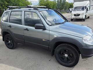 2015 Chevrolet Niva I Рестайлинг, серый, 700000 рублей, вид 3