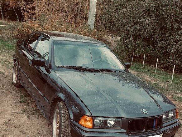 1991 BMW 3 серии 316i III (E36), чёрный, 300000 рублей
