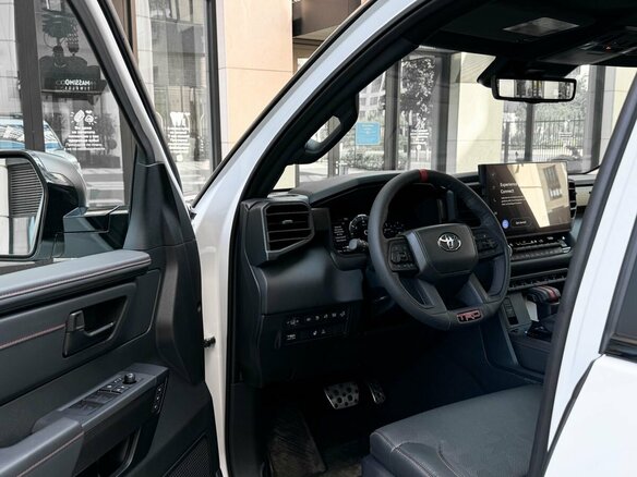 2025 Toyota Sequoia III, белый, 14990000 рублей - вид 18