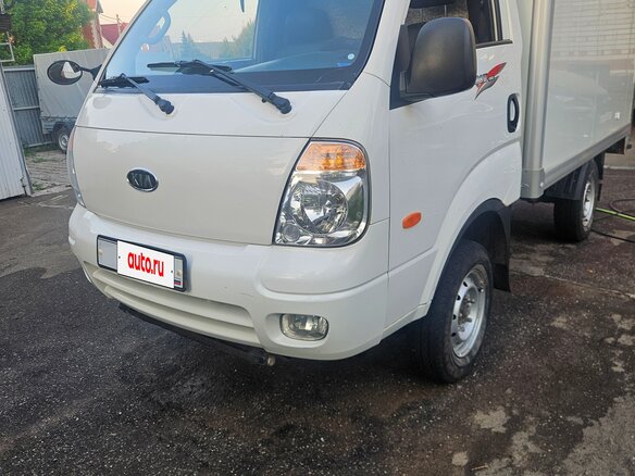2011 Kia Bongo, белый, 1700000 рублей - вид 1