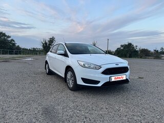 2016 Ford Focus III Рестайлинг, белый, 1050000 рублей, вид 3