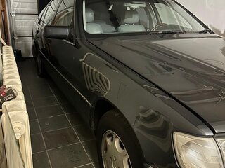 1996 Mercedes-Benz S-Класс 500 III (W140) Рестайлинг, чёрный, 2000000 рублей, вид 2