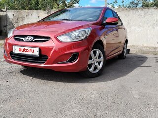 2013 Hyundai Solaris I, красный, 690000 рублей, вид 2