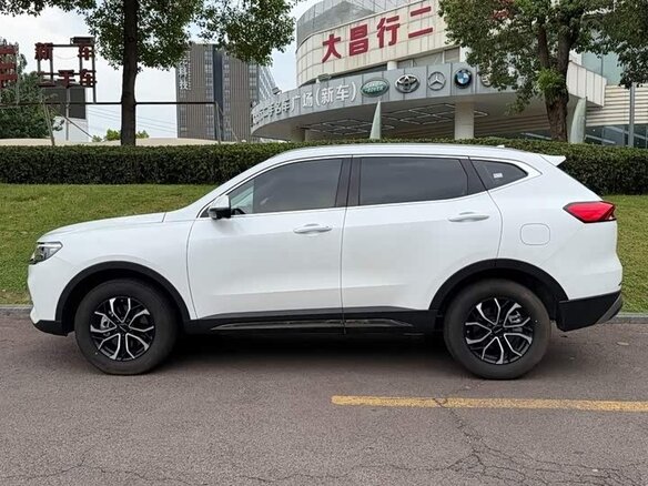 2023 Haval H6 II Рестайлинг, белый, 1150000 рублей - вид 2