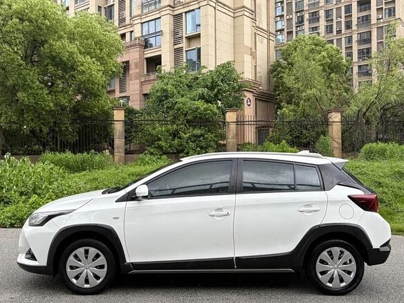 2022 Toyota Yaris L X XP150 Рестайлинг, белый, 1091327 рублей - вид 6