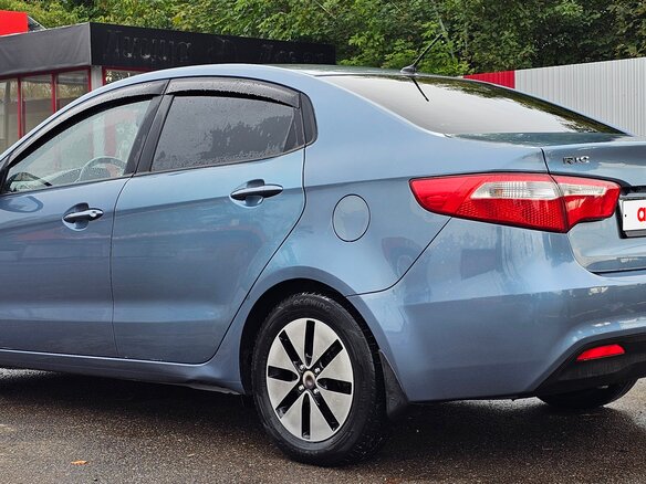 2013 Kia Rio 5-speed III, голубой, 780000 рублей - вид 5