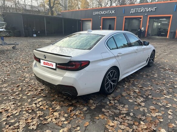 2021 BMW 5 серии 530i VII (G30/G31/G38) Рестайлинг, белый, 5650000 рублей - вид 3