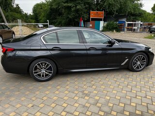 2023 BMW 5 серии 520i VII (G30/G31/G38) Рестайлинг, чёрный, 5650000 рублей, вид 5