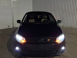 2013 Volkswagen Polo V, чёрный, 900000 рублей, вид 2