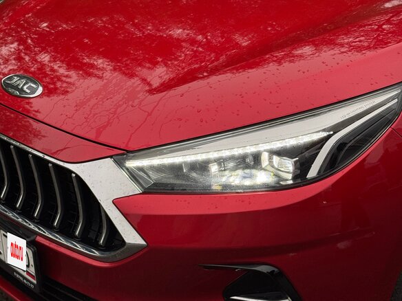 2023 JAC J7 I, красный, 1300000 рублей - вид 7