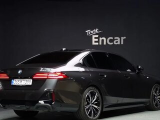 2025 BMW 5 серии 530i xDrive VIII (G60/G61/G68), серый, 7896147 рублей, вид 2