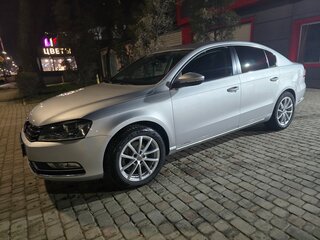2011 Volkswagen Passat B7, серебристый, 1850000 рублей, вид 1