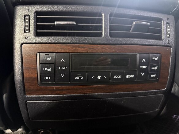 2015 Toyota Land Cruiser 200 Series Рестайлинг 2, белый - вид 22