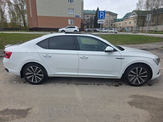 2024 Skoda Superb III Рестайлинг, белый, 4300000 рублей, вид 3