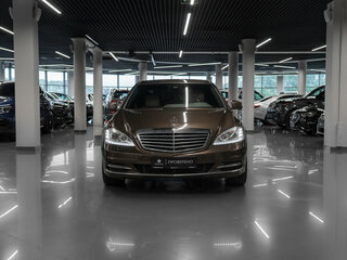 2010 Mercedes-Benz S-Класс 500 V (W221) Рестайлинг, коричневый, 2100000 рублей, вид 3