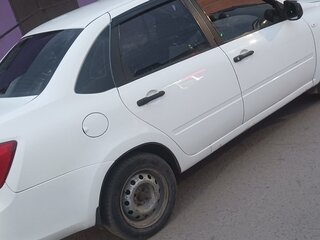 2016 Lada (ВАЗ) Granta I, белый, 300000 рублей, вид 3