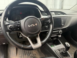 2022 Kia Rio X IV Рестайлинг, красный, 1245000 рублей, вид 3