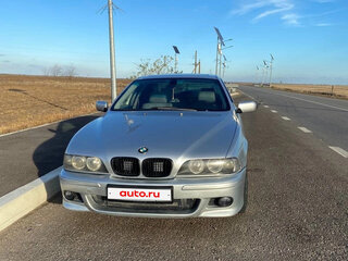 2000 BMW 5 серии 525i IV (E39) Рестайлинг, серебристый, 700000 рублей, вид 2