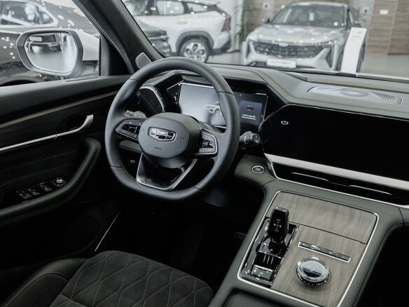 2026 Geely Monjaro I Рестайлинг, белый - вид 16